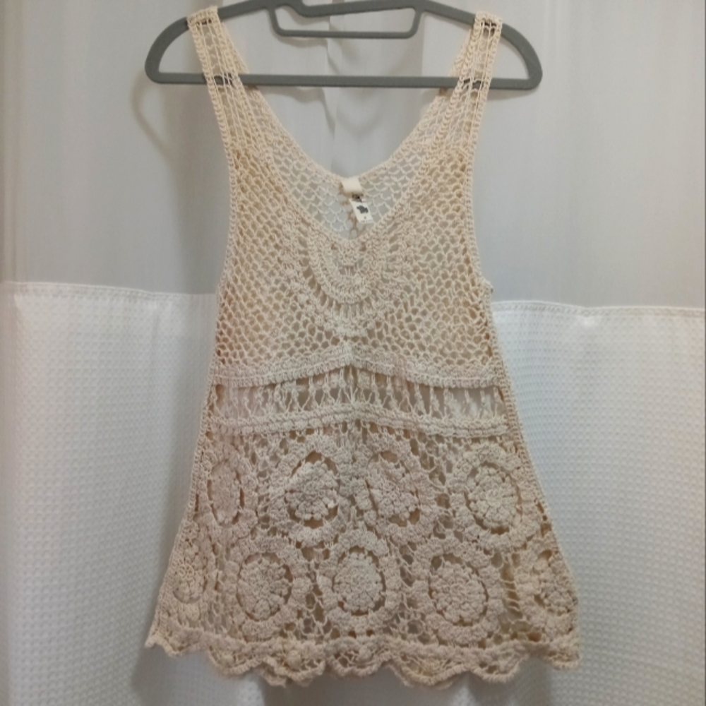 EUC. Crochet tunic. Size small.